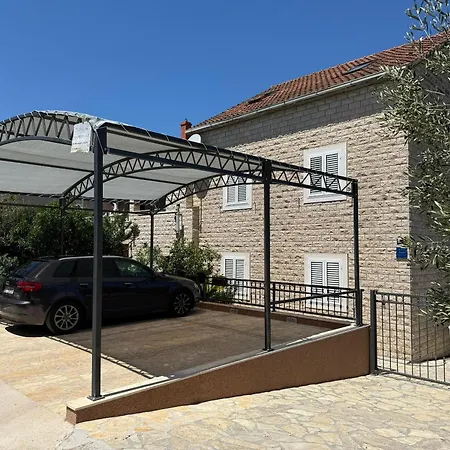 Apartment Jakov *