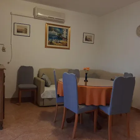 Jakov Apartment *