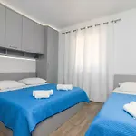 Jakov Apartmán