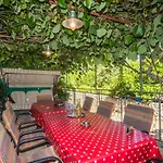 Jakov Apartmán
