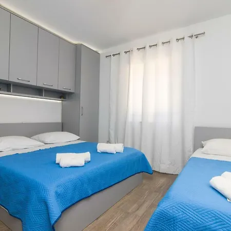 Jakov Apartment
